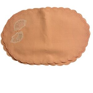 Scalloped Edge Placemat Placemats and napkin set